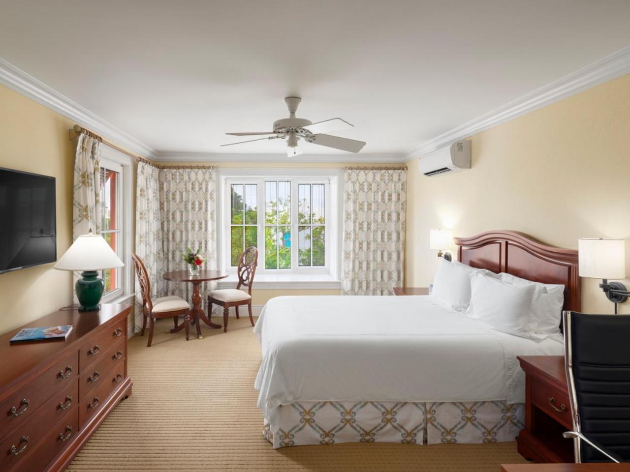 Royal Palms Hotel Hamilton City Екстериор снимка