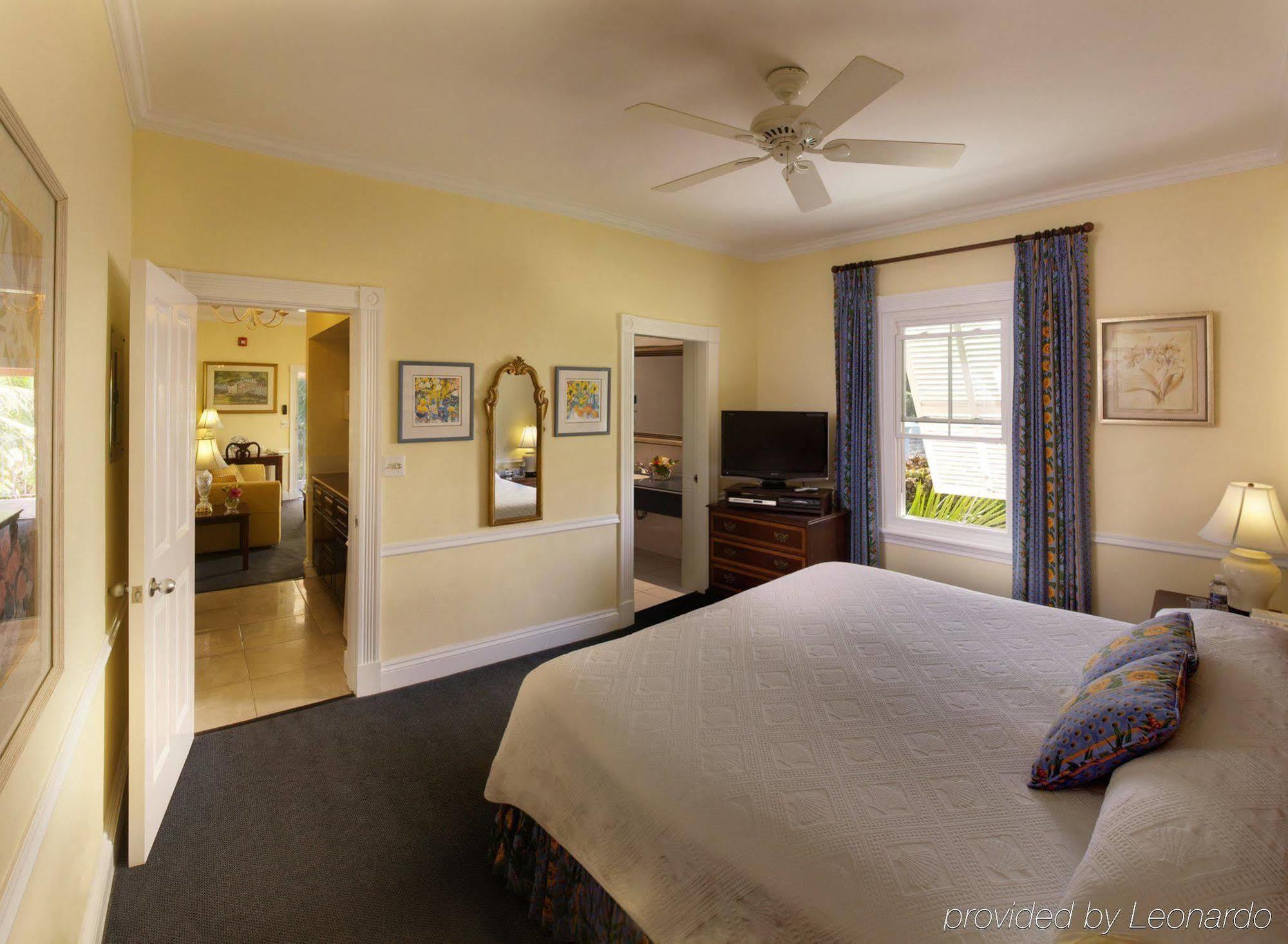 Royal Palms Hotel Hamilton City Екстериор снимка
