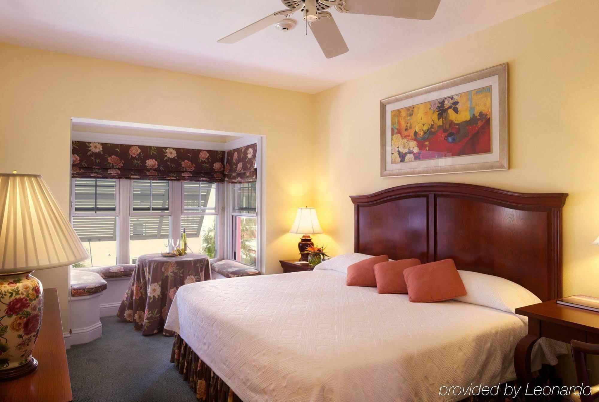 Royal Palms Hotel Hamilton City Екстериор снимка